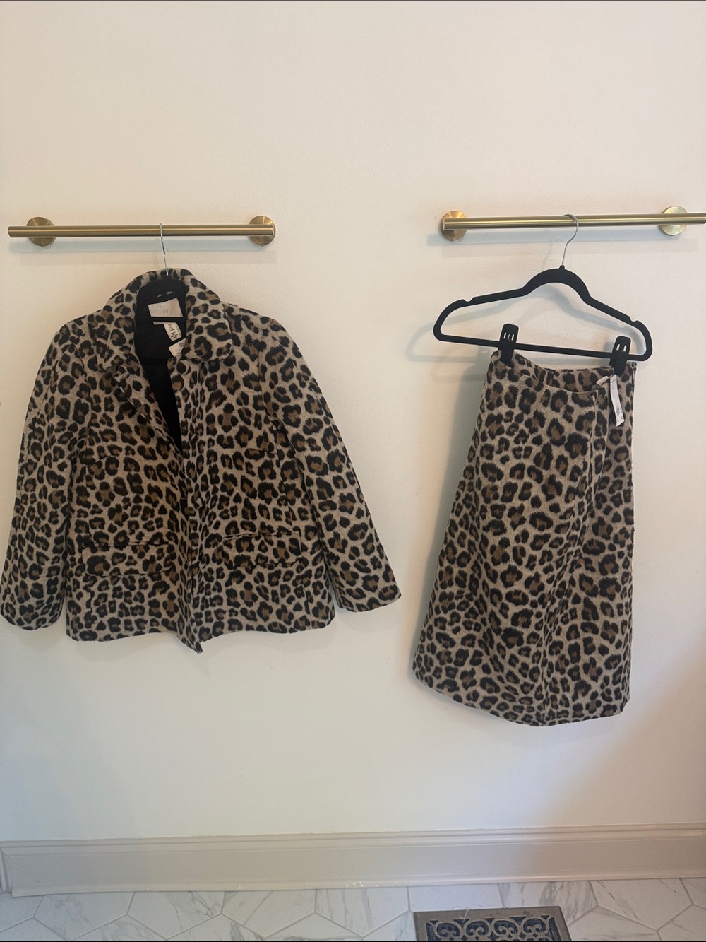 NWT H&M Leopard Print Faux Fur Jacket and Skirt Set - Tan/Black fuzzy material